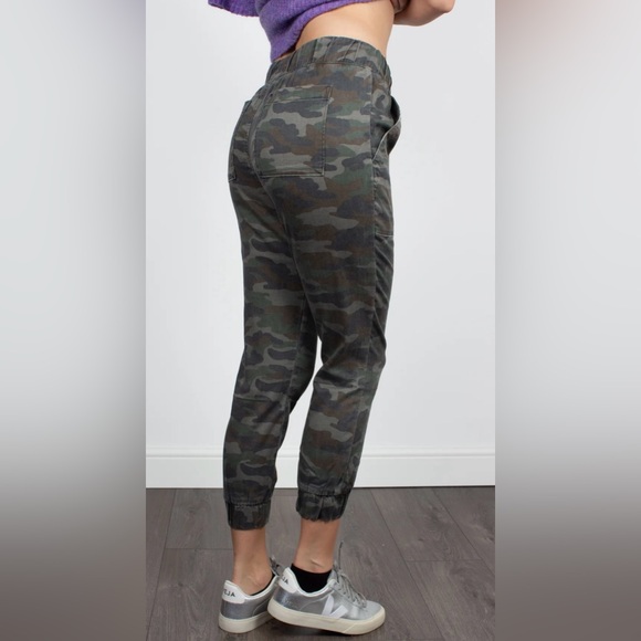NWT Bella Dahl Crop Camo Joggers Pants With Pockets Size L - Picture 2 of 12